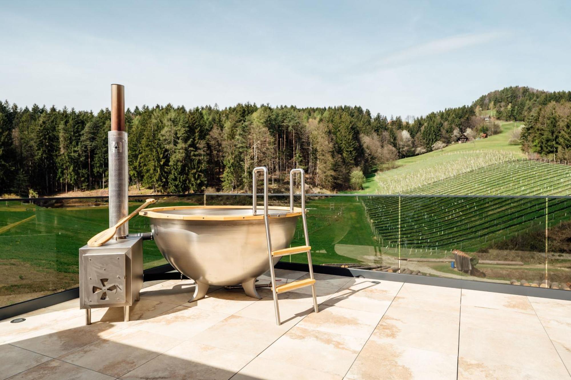 Chalet "Troadkostn" Mit Finnischer Panoramasauna & Edelstahl Hot Tub Eibiswald エクステリア 写真